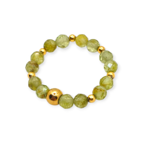 Pierścionek na gumce z oliwinami